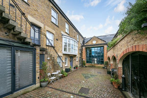 Kingsley Court, Church Street, Hampton- click for photo gallery